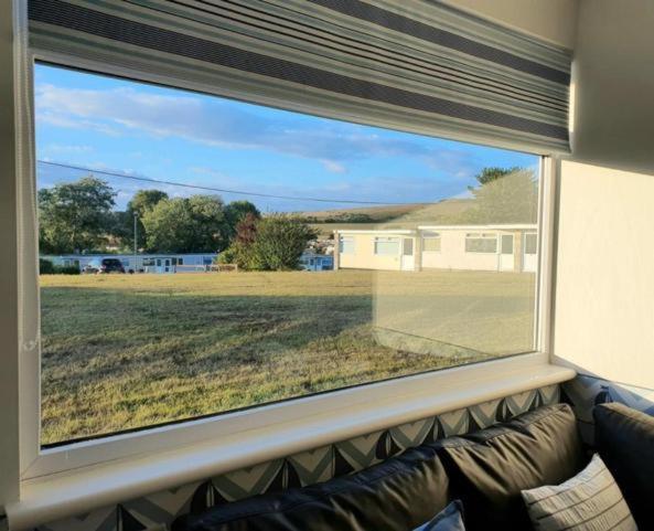 Chalet 57 Sandown Bay Holiday Centre Generous Money Off Ferry Crossings & Free Wifi, September And Halloween Deals Now On Kültér fotó